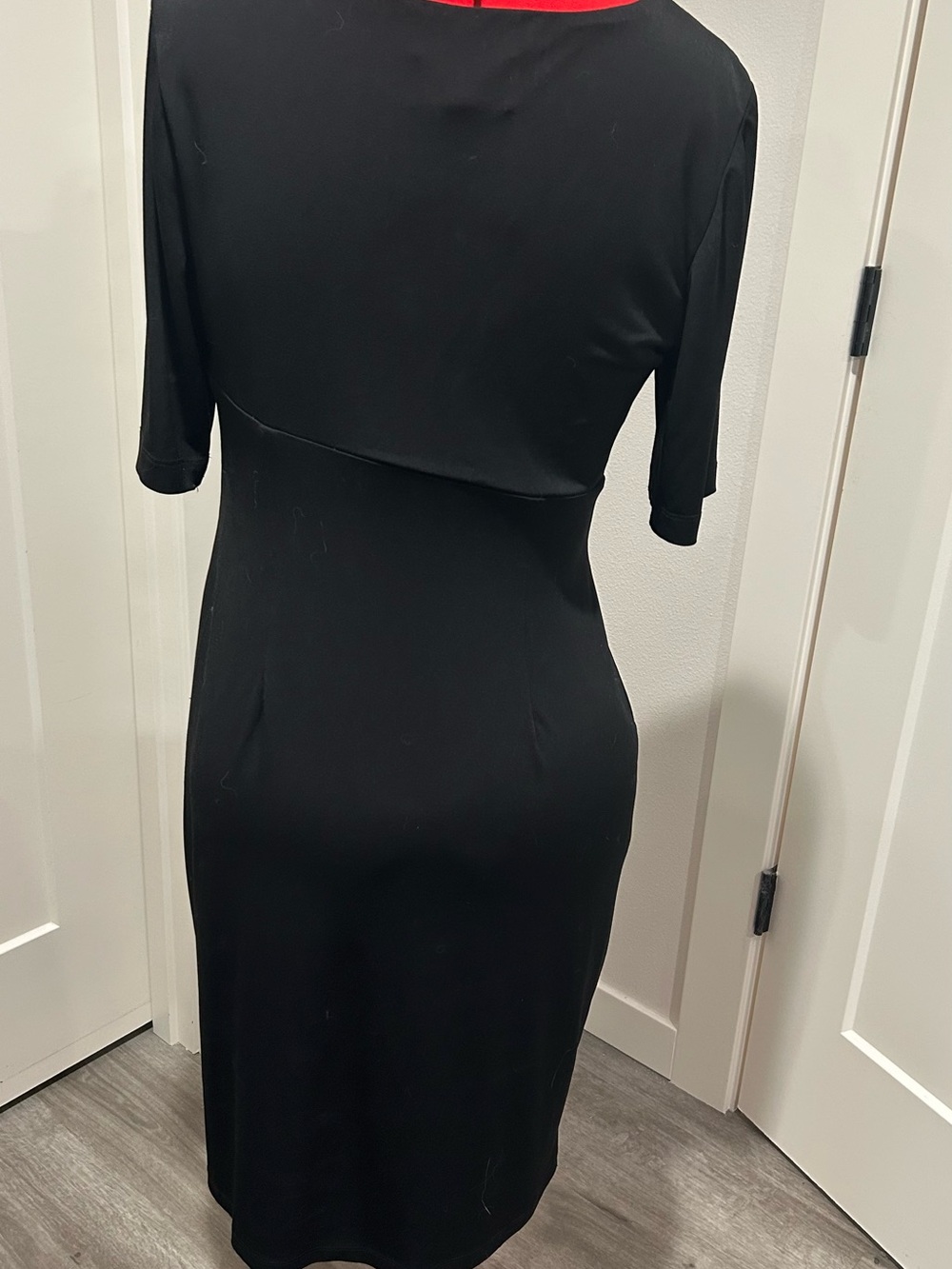 connected apparel Black Ruched Midi Sheath Dress - Picture 3 of 7